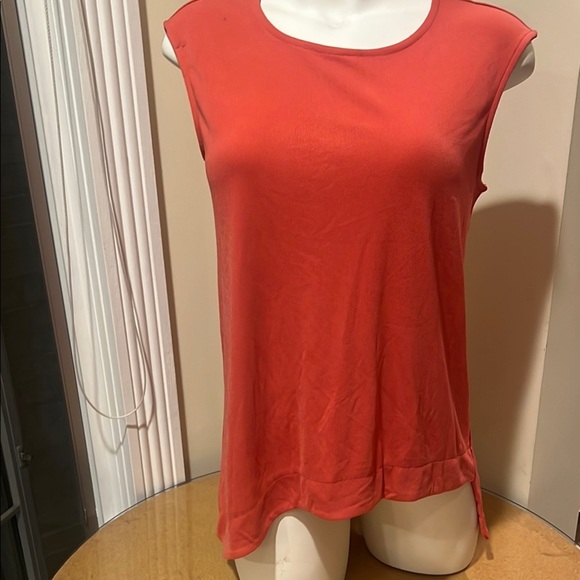 Women's Sleeveless Red Top Size Medium - Picture 2 of 16